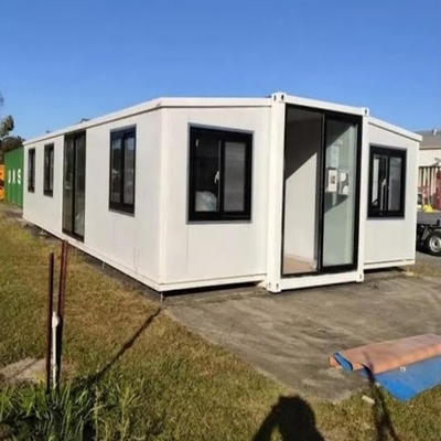 Maison de conteneurs élargie avec 3 chambres à coucher Salon Cuisine et salle de bain